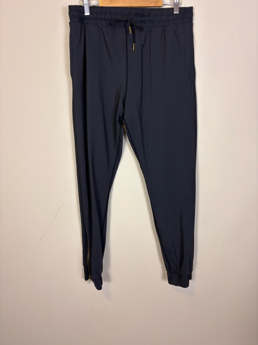 Zyia Active Men's Black Drawstring Jogger Windbreaker Pants with Gold Zippers L